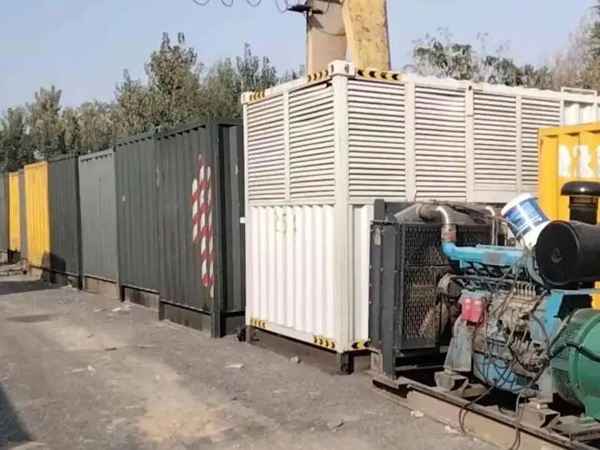 城厢200KW柴油发电机机组每小时油耗是多少？