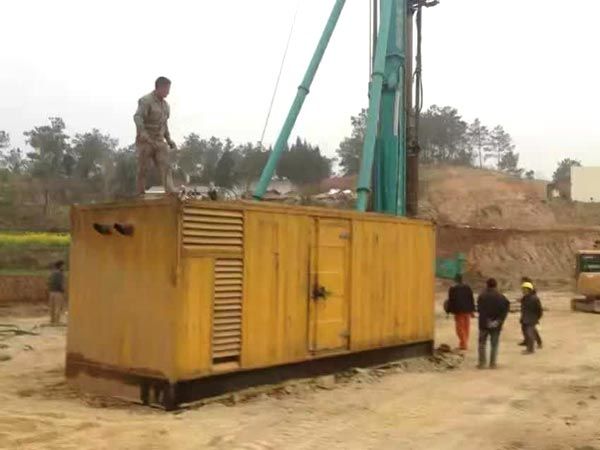 城厢如何判断水冷式机油散热器密封件是否需要更换？